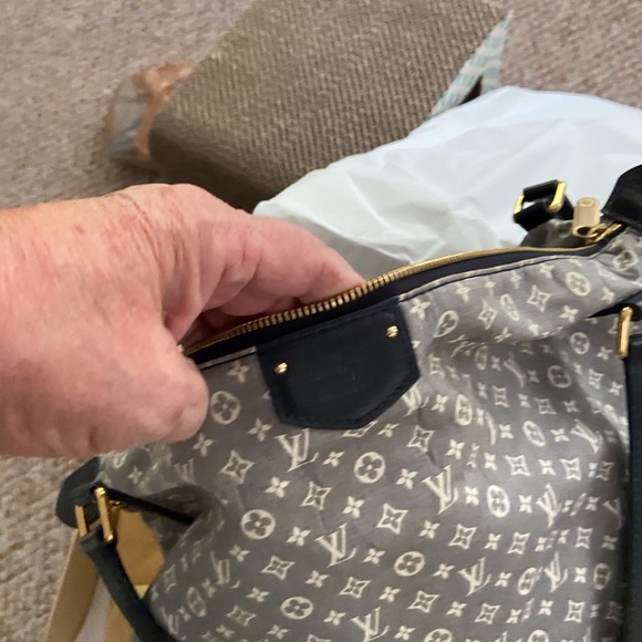 Louis Vuitton handbag and wallet. - Picture 7 of 14